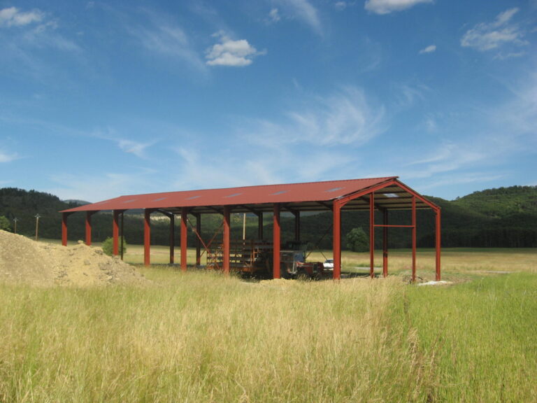 Hangar agricole bâtiment construction atelier des lavandes