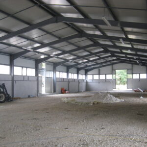 Hangar agricole intérieur bâtiment construction atelier des lavandes